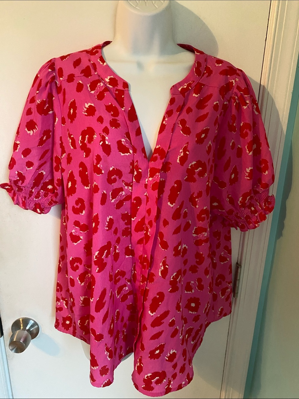 Jodifl Leopard Printed Puff-Sleeve Blouse